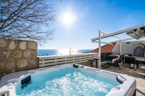 Insula Luxury Apartment