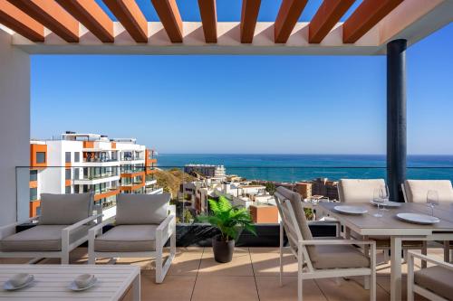 Middel Views apartment by Costarentals - Ref 64