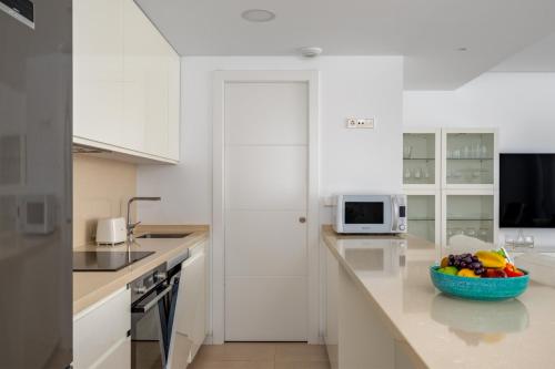 Middel Views apartment by Costarentals - Ref 64