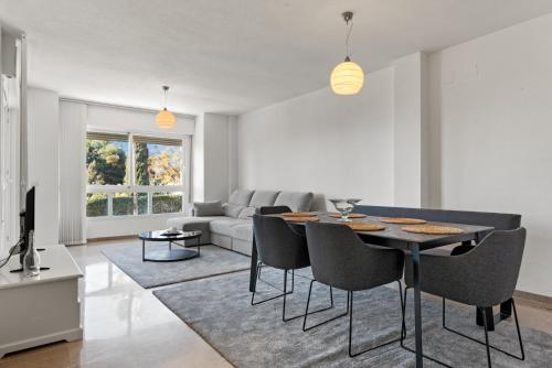 Marysol Apt with pool by Costarentals - Ref 200