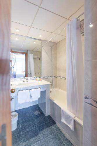 Un baño de Hotel Ramblamar