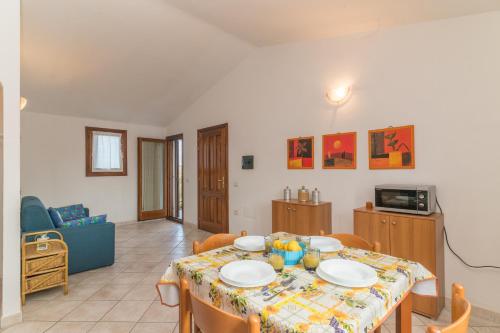 Il Glicine 1.5 Km From The Beach - Happy Rentals
