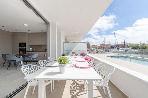 Apart-rent Apartamento Av Platja Santa Margarita 2010 con piscina comunitaria y parking