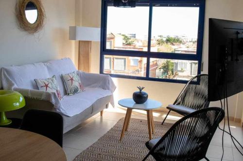 Coqueto apartamento con vistas al mar