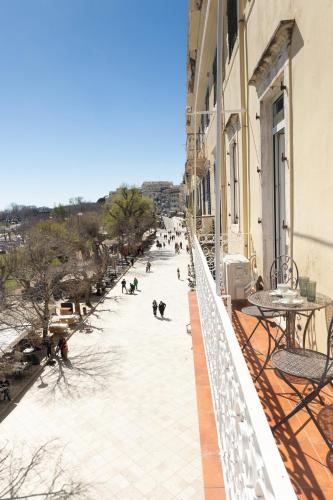 Rivoli Luxurious Seaview Suite in Liston Square