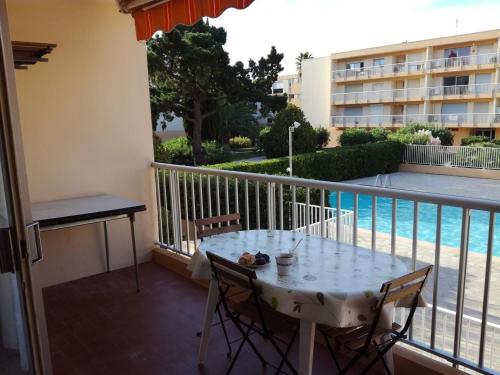 Appartement Le Lavandou, 2 pieces, 4 personnes - FR-1-308-120