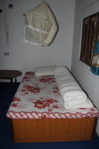 Postel nebo postele na pokoji v ubytování Bardia Jungle Cottage