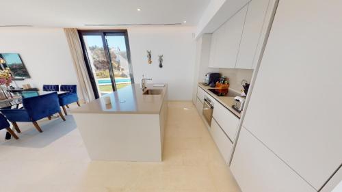 Zdjęcie z galerii obiektu Greenhills Marbella - Art Deco Villa Private Pool w mieście Mijas Costa