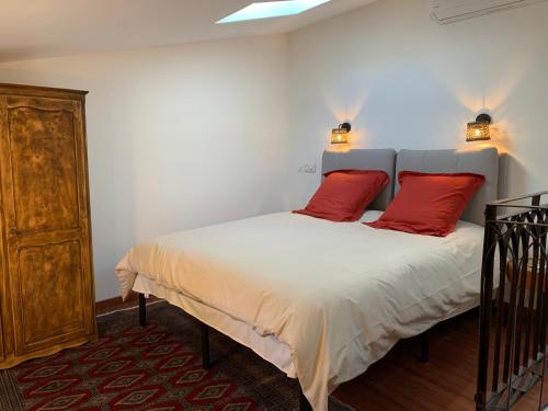 Ein Bett oder Betten in einem Zimmer der Unterkunft Charming typical stone house with modern amenities