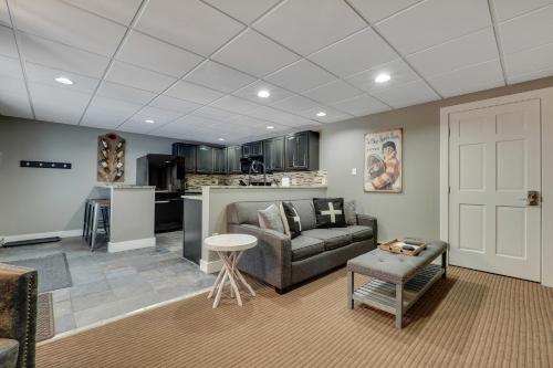 691 Disciples Village Condo – Photos 4