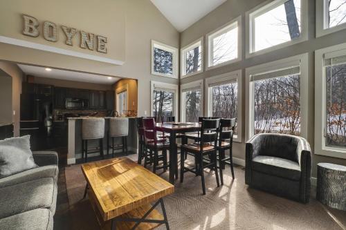 690 Disciples Village Condo – Photos 4