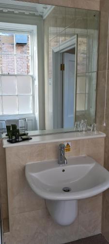 Gallery image of The Trewythen in Llanidloes