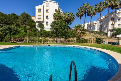 Apt Torreblanca with Pool by Costarentals - Ref 10
