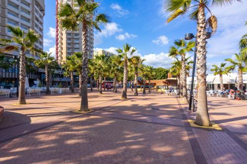 Central couples Apt by Costarentals - Ref 131