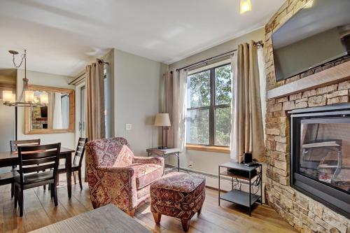 Χώρος καθιστικού στο River Mtn Lodge E116C