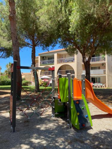 JolieT2 ,RDC,piscine,clim,parking,tennis ,Canet en Roussillon