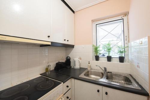 Garden-view apartment, Marousi
