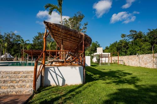 Κήπος έξω από το Xakluum Eco Glampings