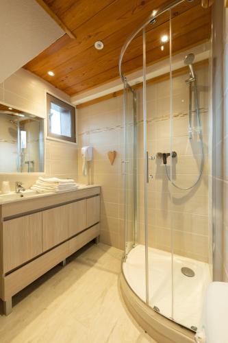Gallery image of Logis Hôtel Spa la Cascade in Ceillac