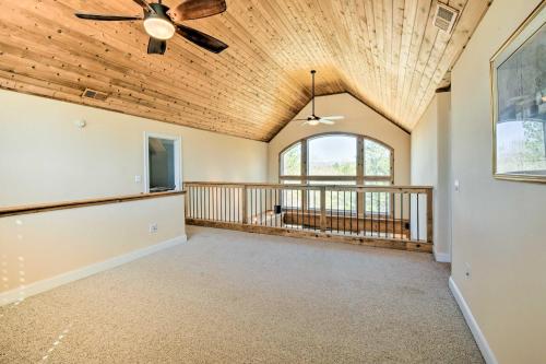 Fotografie z fotogalerie ubytování Spacious Seneca House about 7 Mi to Lake Keowee! v destinaci Seneca