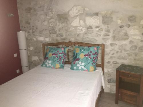 Petite maison sur jardin secret à 50 m de la Rue des teinturiers wifi gratuit