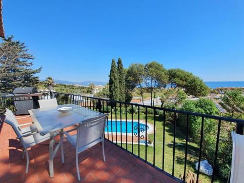 5 Bedroom Villa with HEATED Pool with breath-taking Sea Views, Walking distances to Shops Restaurants Beach