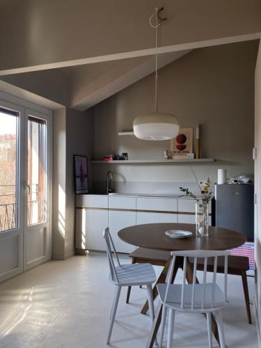 Bilocale di Design con Vista in Crocetta Quadronno