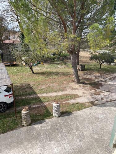 Zdjęcie z galerii obiektu Villa avec charme provençal w mieście La Tour-dʼAigues