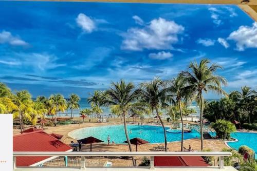 Ti Kaz Surf Funky Host -T3 vue mer prémium 3 étoiles - Village vacances Sainte Anne Guadeloupe