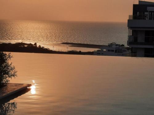 Dominique Cartagena, Beautiful 2 Bedroom Apartament