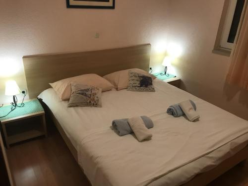 Apartments with parking space Makarska - 20626