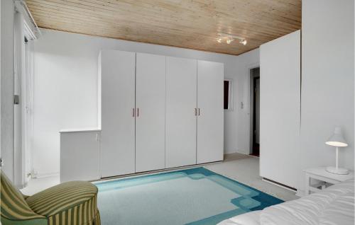 Ένα ή περισσότερα κρεβάτια σε δωμάτιο στο Awesome Home In Faaborg With Wifi