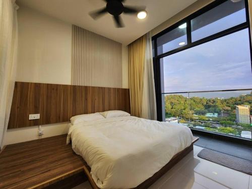 Postel nebo postele na pokoji v ubytování THE SHORE KK CITY VIEW S20 By BC 亚庇城市景观