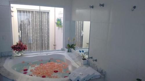 Ένα μπάνιο στο Hotel Picadão - São Pedro SP