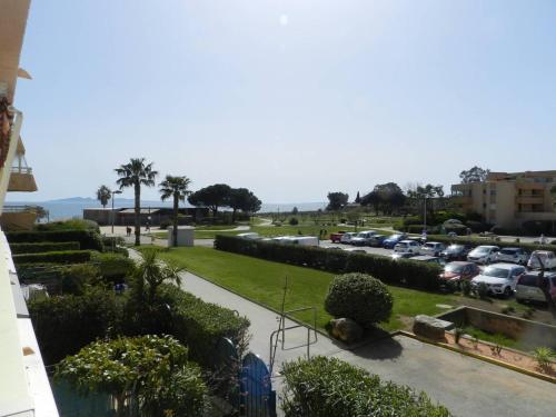 Studio La Londe-les-Maures, 1 pièce, 4 personnes - FR-1-713-76