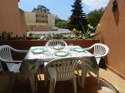 Studio La Londe-les-Maures, 1 pièce, 4 personnes - FR-1-713-62