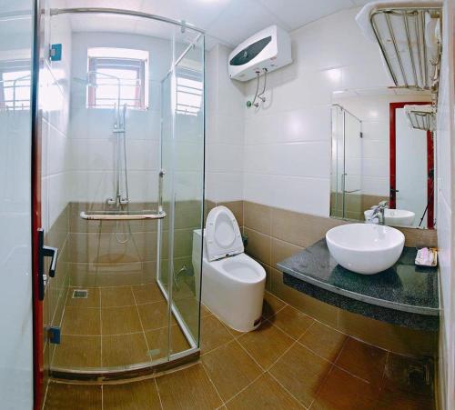 Ένα μπάνιο στο Ruby Hotel