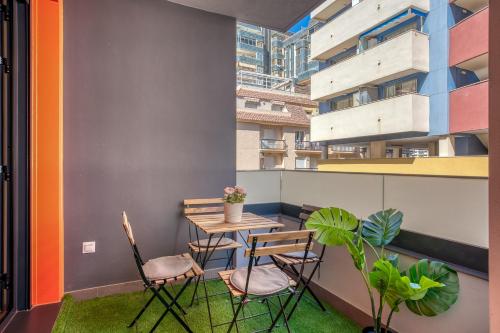 Central couples getaway by Costarentals - Ref 155