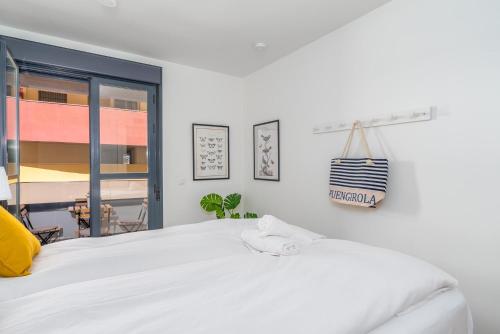 Central couples getaway by Costarentals - Ref 155
