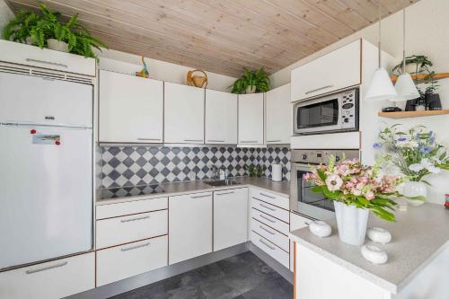 Holiday Apartment With Sea View On The Cliffsにあるキッチンまたは簡易キッチン