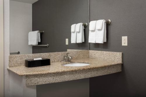 Φωτογραφία από το άλμπουμ του Courtyard By Marriott Little Rock North σε North Little Rock