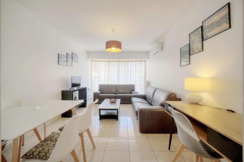 Upstays - Renovated apartment - Terrace - A C