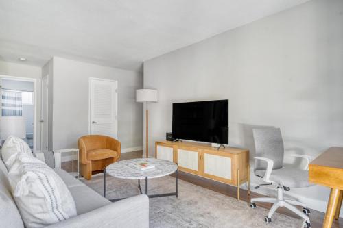 Φωτογραφία από το άλμπουμ του Foster City 1BR w Pool Bball Spa nr Caltrain SFO-874 σε Foster City