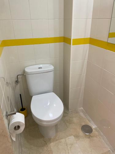 Ένα μπάνιο στο Sunset apartment, front line Mijas Golf