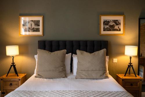 Ein Bett oder Betten in einem Zimmer der Unterkunft The Plough Itchen Abbas