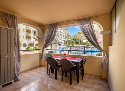 Castle Harbour Cozy Studio Heated Pool Los Cristianos LoveTenerife