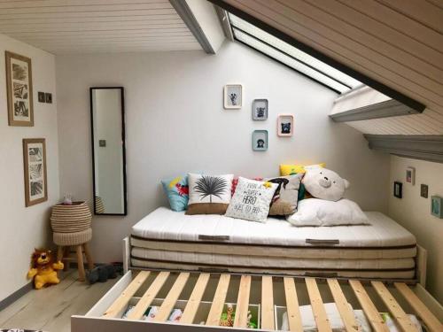 Posteľ alebo postele v izbe v ubytovaní Appartement Duplex Cosy au calme à 50m de la plage