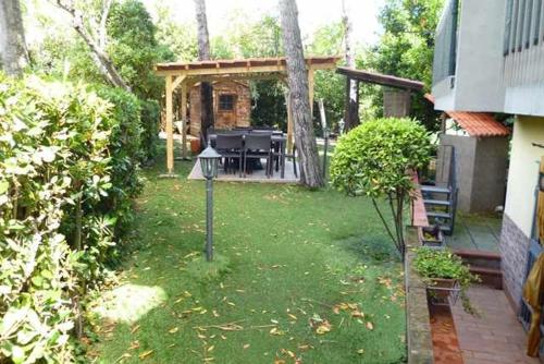R06 Appartamento con ampio giardino