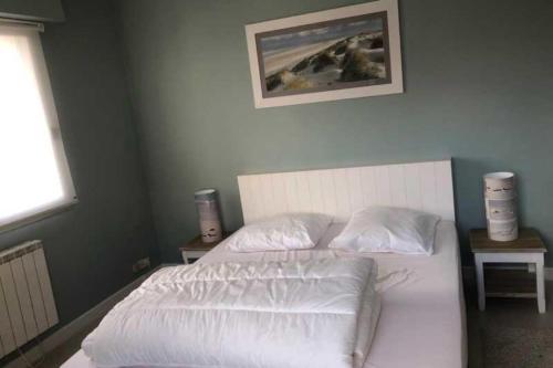 90m with large terrace near the beach