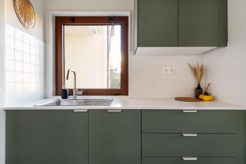 Trendy and Modern 3BR Family Home